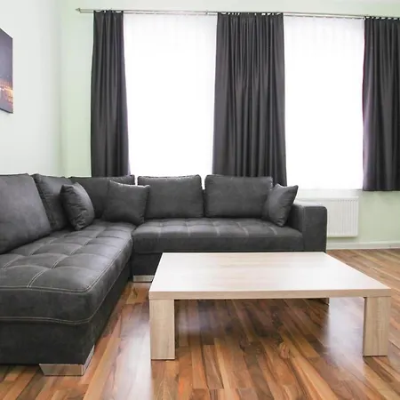 Askani, Apartment